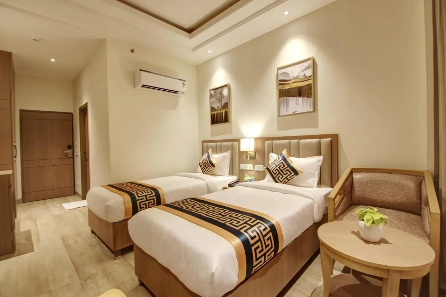 King Plaza Hotel New Delhi